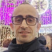 Me definiría como una persona paciente, organizada y apasionada por enseñar, con capacidad para explicar conceptos de manera clara